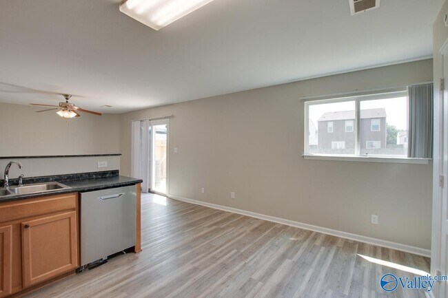 Building Photo - 128 Farmington Dr