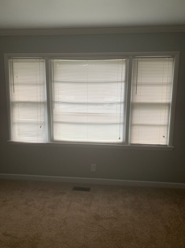 Building Photo - 1618 Hampton Rd NW