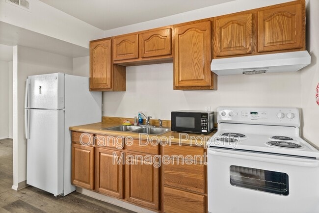 Building Photo - 51 S Arizona Ave