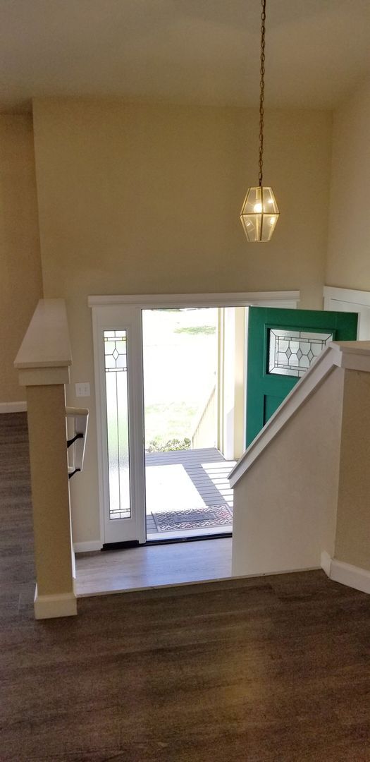 Building Photo - 4 bedroom plus den, living room and family room. North Thurston School Disctrict.