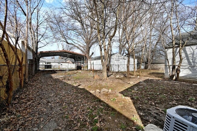 Building Photo - 929 Camden Ave