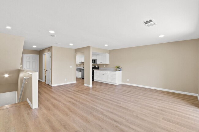 Building Photo - Recently Renovated Multi-Level Condo
