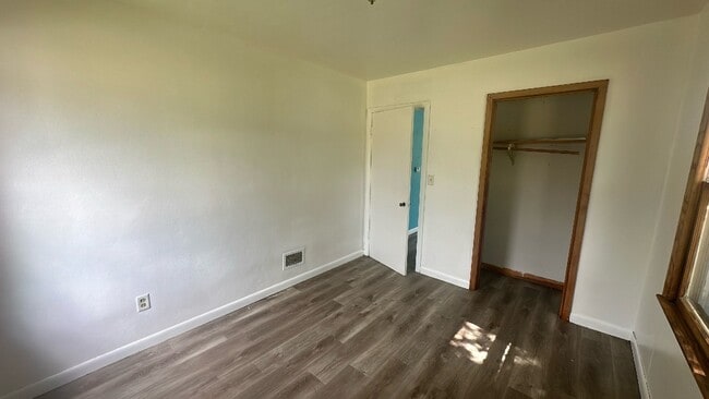 Building Photo - FOR RENT- Adorable 2 bed 1 bath in Washburn IA!!