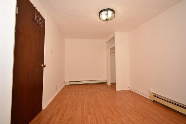 Building Photo - 976 Greene Ave