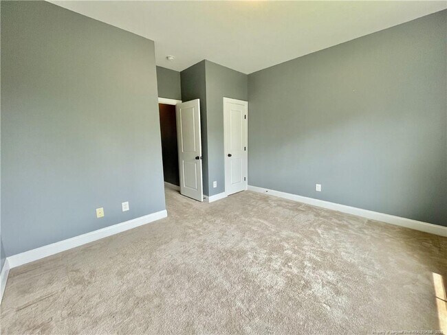 Building Photo - 4033 Hunting Path Dr