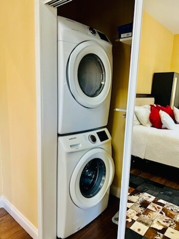 Building Photo - 5541 Amber Cir