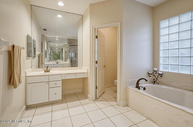 Building Photo - 8205 Bay Tree Ln