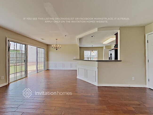 Building Photo - 320 Balaban Cir