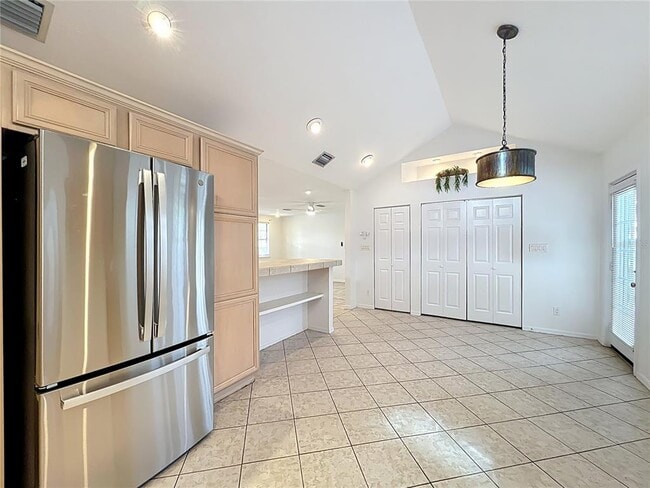 Building Photo - 332 Harris Ave