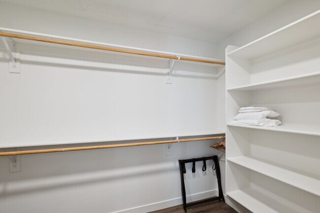 Building Photo - 222 E Jefferson St