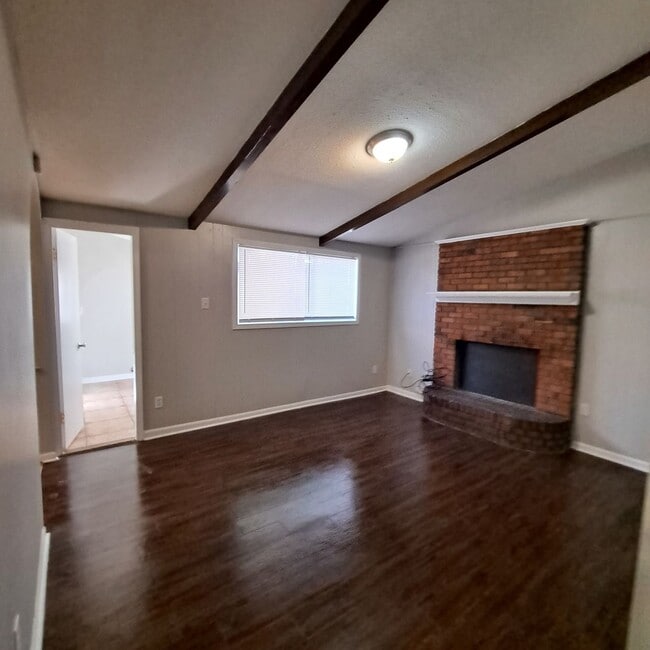 Building Photo - 3408 Clearbrook St