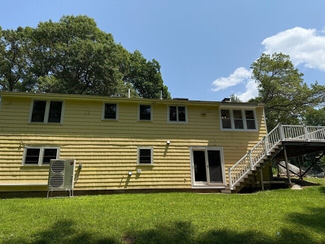 Building Photo - 37 Woodbury Rd