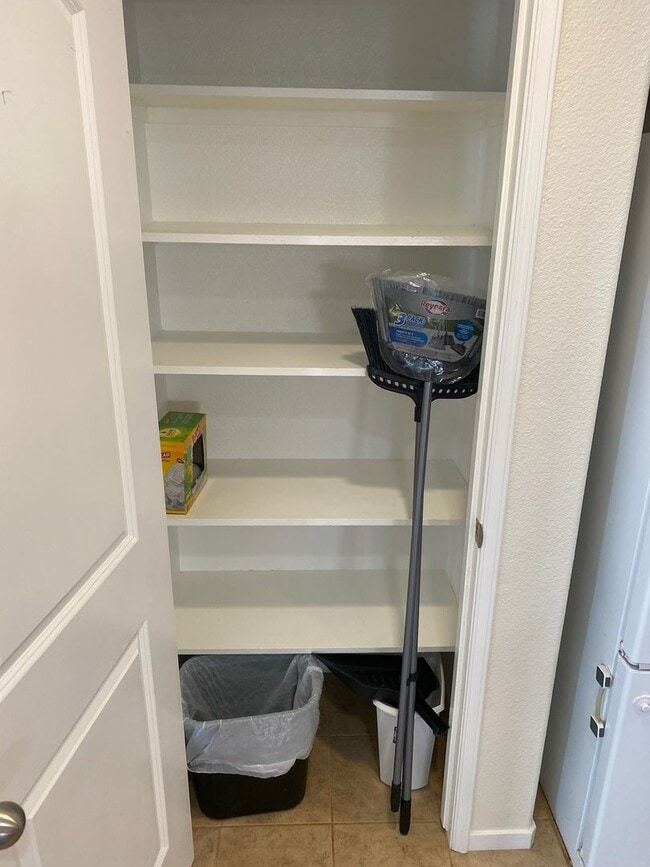 Building Photo - 467 Descanso Bay Ct