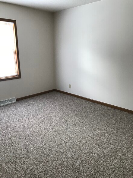 Building Photo - 5153 State Rd 17