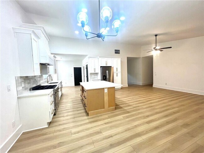 Building Photo - 2894 Sterling Dr NW
