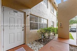 Building Photo - 1018 Twin Lakes Dr