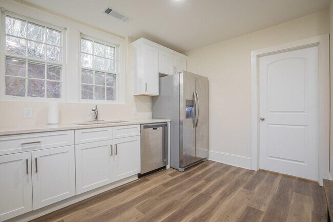 Building Photo - 840 Bobbin Mill Rd