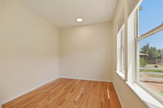 Building Photo - $4,340.95, 5 Beds - 3.5 Bath, Single Family Home in Broomfield with Pool Access!