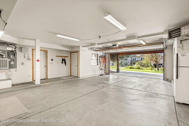 Building Photo - 17 Dakota Ct