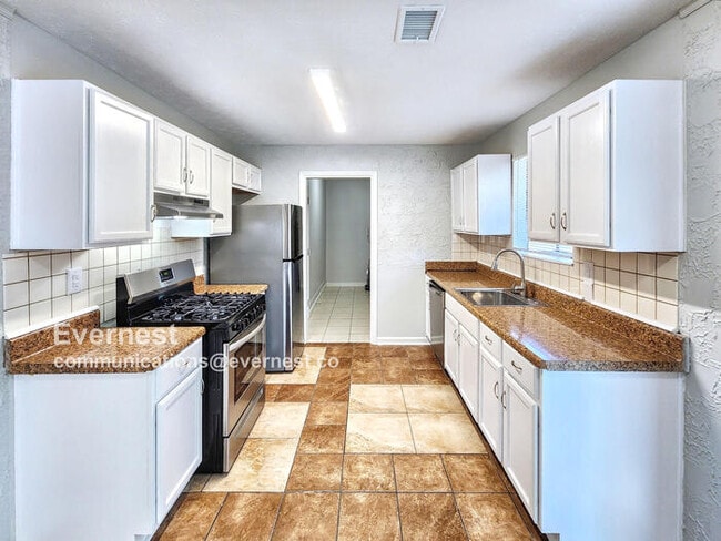 Building Photo - 1321 Gladiator Dr