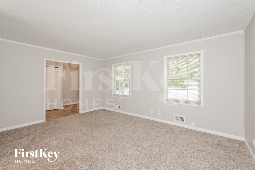 Building Photo - 939 Ray Dr