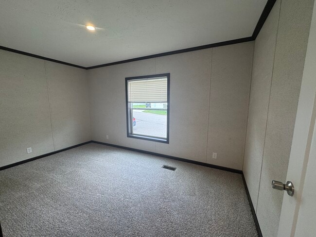 Building Photo - 72 Borman Ave