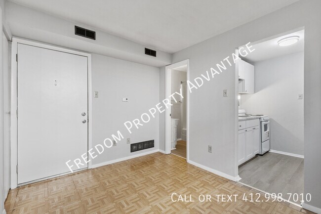 Building Photo - 118 Charles St