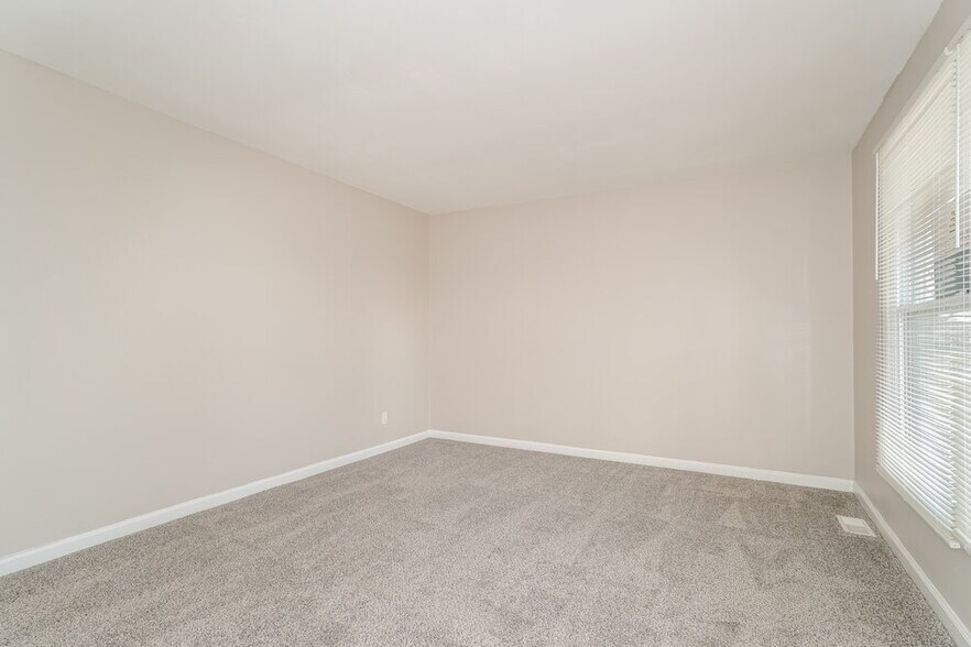 Building Photo - 2014 Mantilla Ln