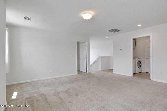 Building Photo - 277 Sandstone Dr