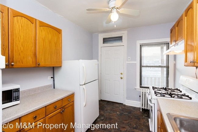 Building Photo - 6301-6305 Roosevelt Rd