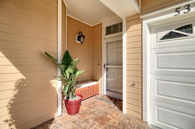 Building Photo - 538 Donizetti Ave