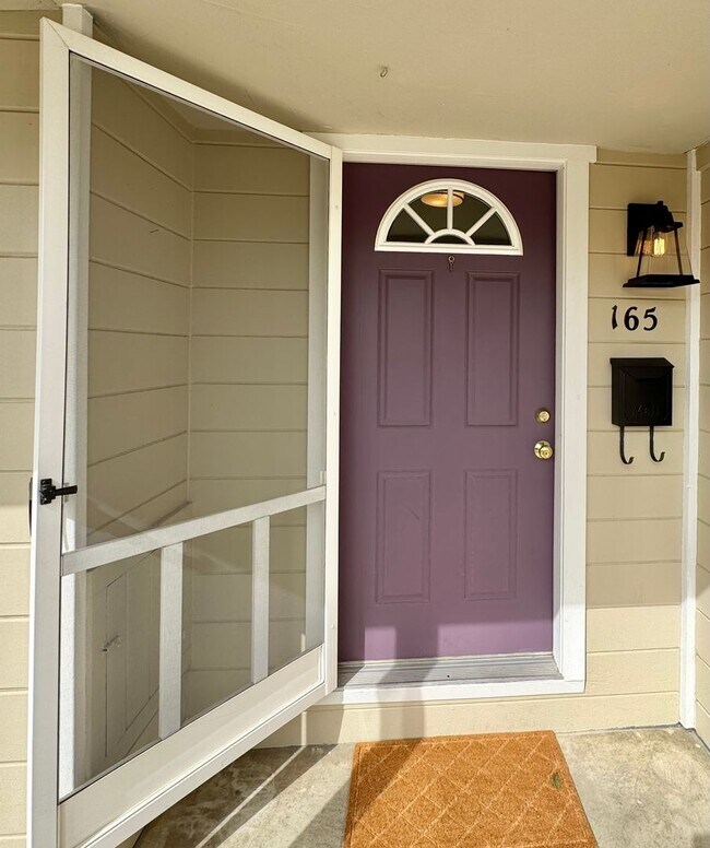 Building Photo - 3 Bedrooms, 1 1/2 Bathrooms, Classic Napa ...