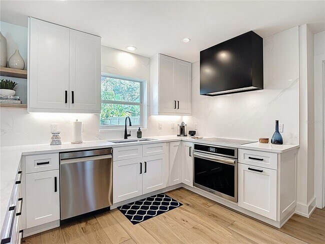 Building Photo - 4711 W Estrella St