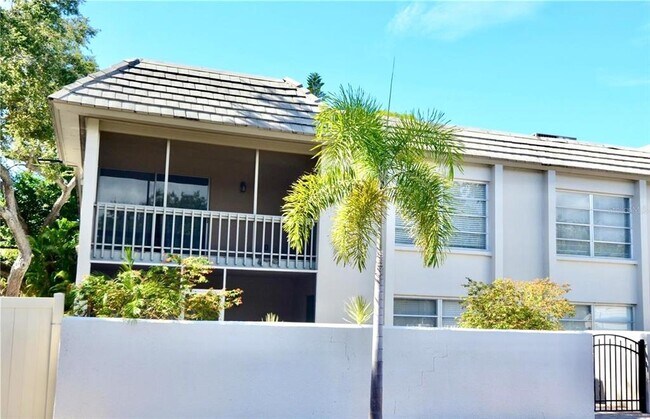 Building Photo - 3360 S Osprey Ave