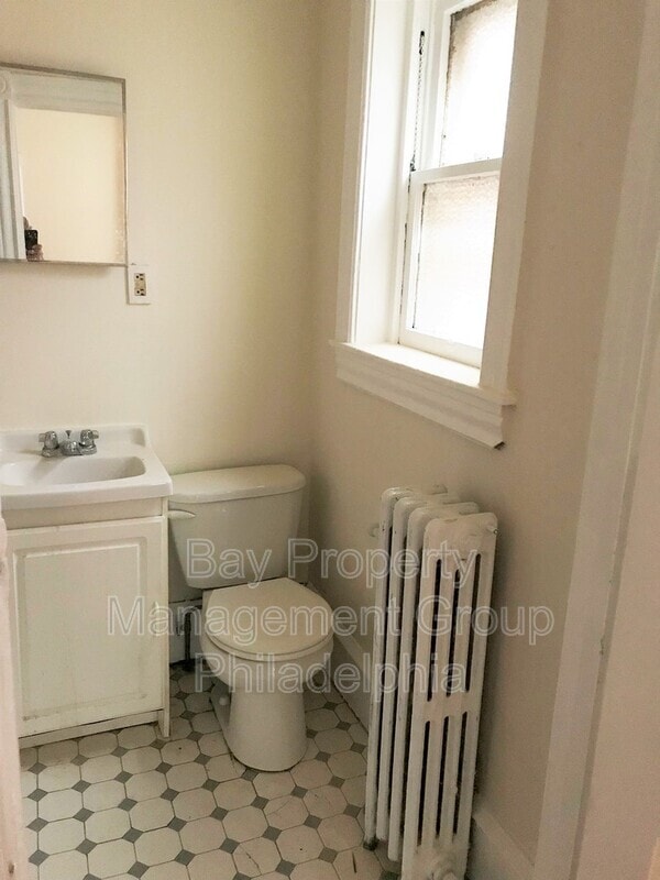 Building Photo - 435 S 51st St