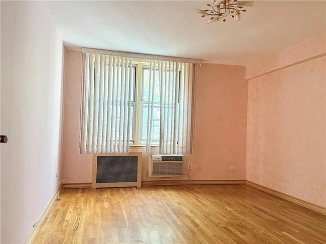 Building Photo - 2678 Ocean Ave