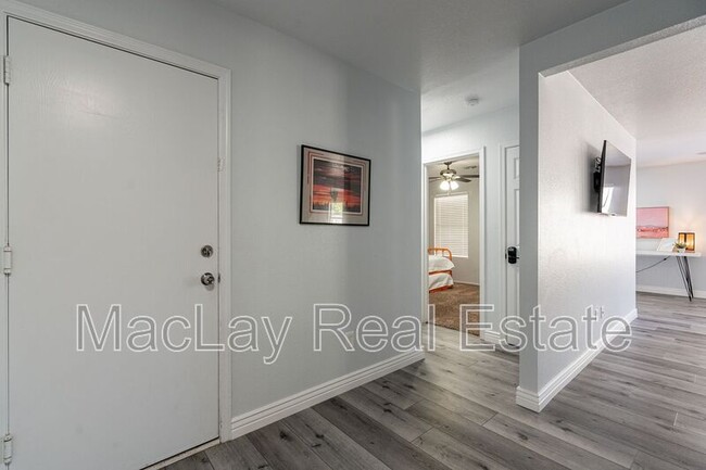 Building Photo - 564 W Orchard Way