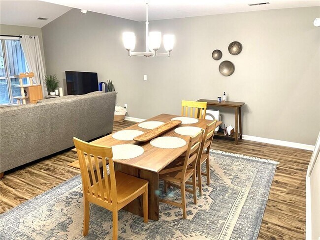 Building Photo - 4148 Fawn Ct NE