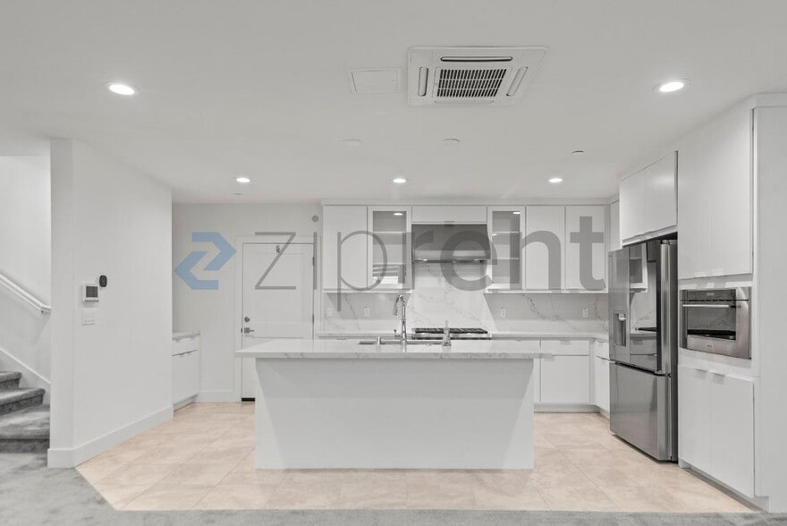 Building Photo - 1107 Lorenzini Lp