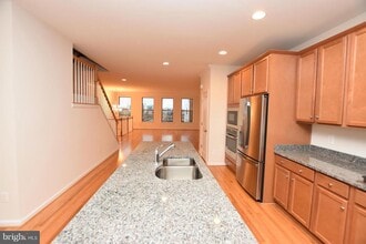 Building Photo - 42452 Dogwood Glen Square