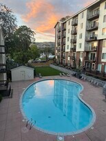 Building Photo - 1044 E 400 S