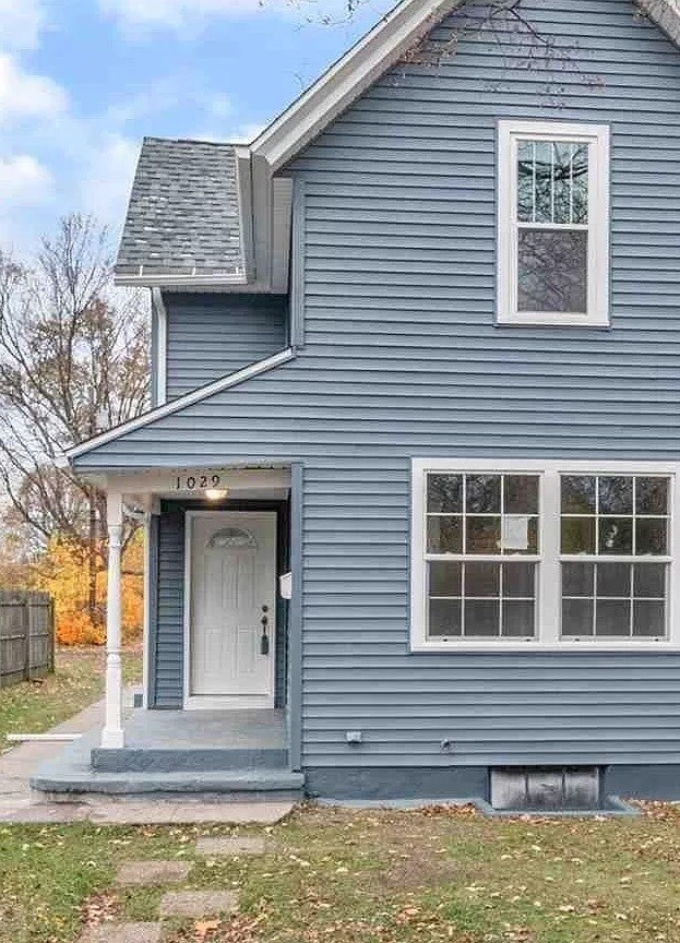 Primary Photo - 1029 Sherman Ave