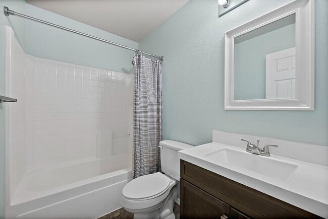 Building Photo - Modern 4-Bedroom Home with 5-Piece Primary...