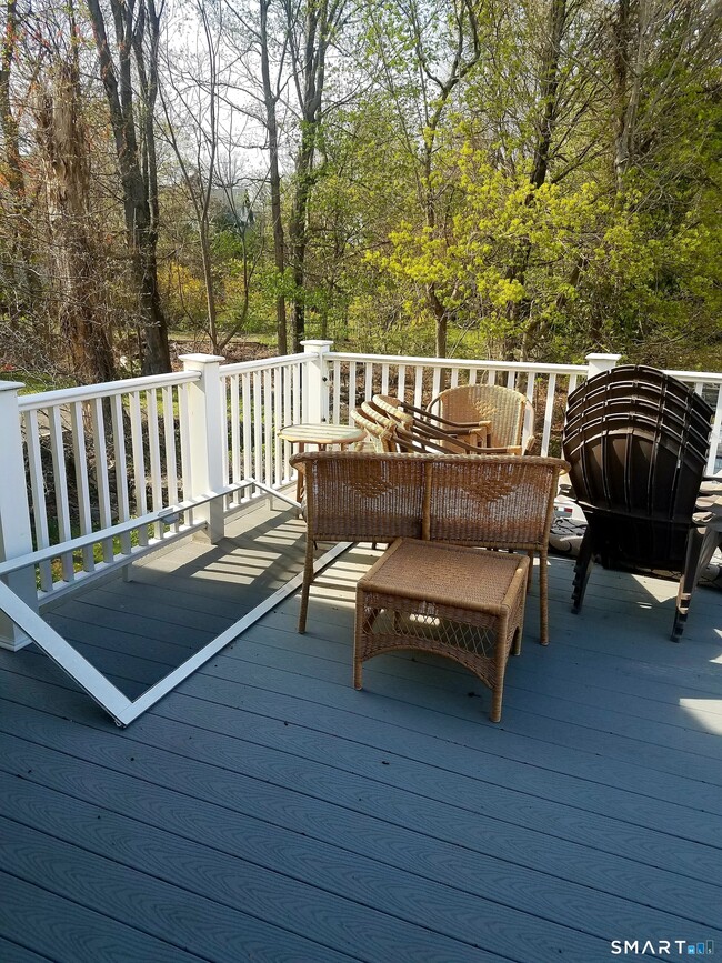 Building Photo - 72 Maple Tree Ave