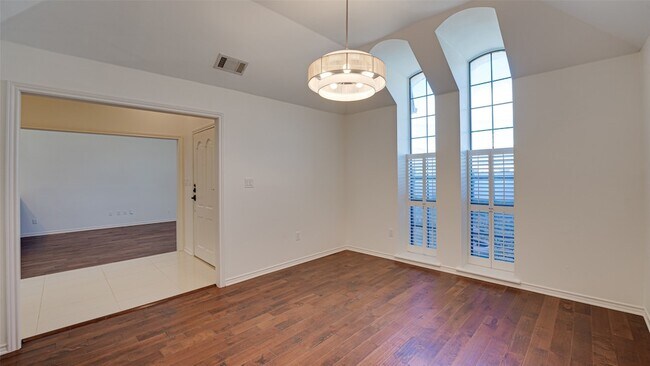 Building Photo - 5818 Orchid Ln