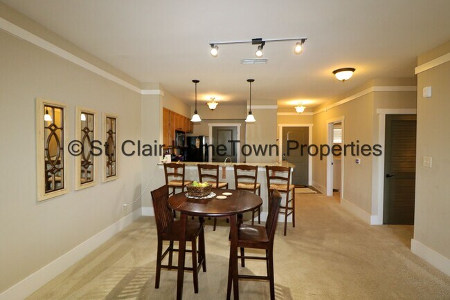 Building Photo - Condo on Logan Martin Lake