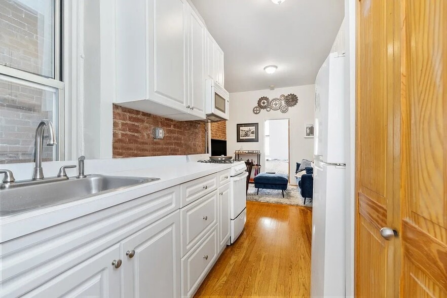 Building Photo - 240 Sullivan St