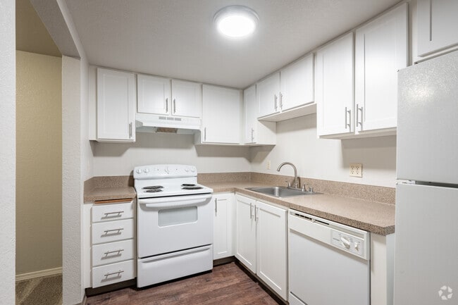 1BD, 1BA - 710SF - Capitol Crossing