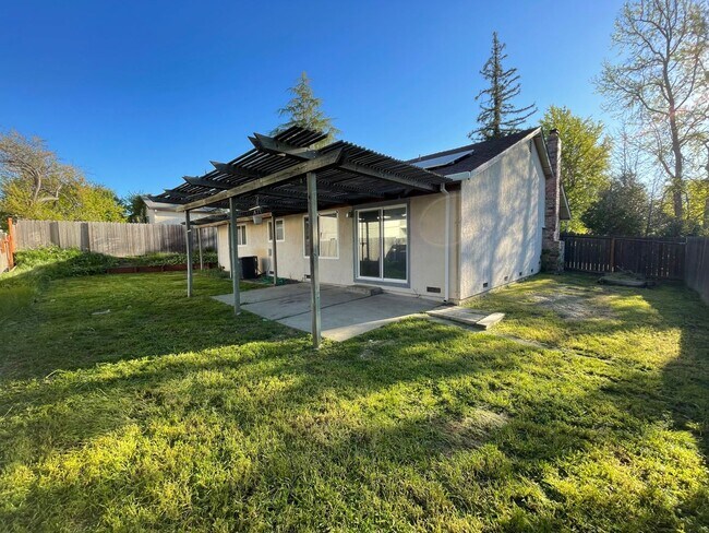 Building Photo - Welcome to this Charming Home in Antelope