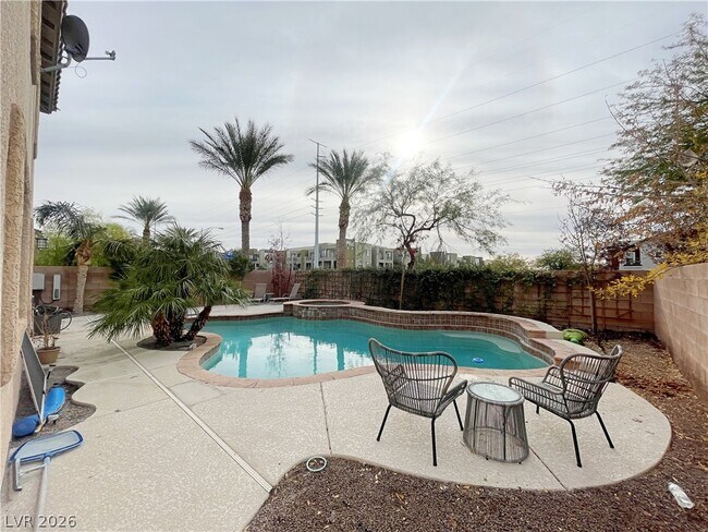 Building Photo - 2825 Woodland Park Ave